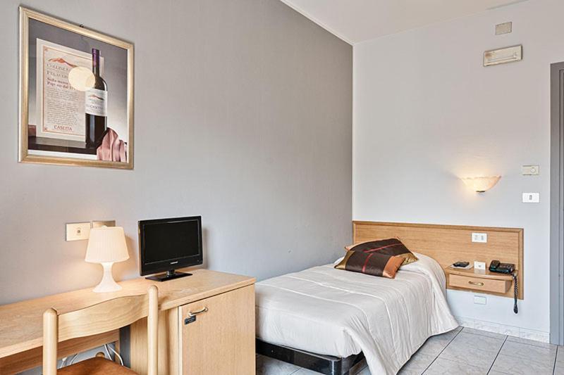 Hotel Celestino Piobesi Torinese Екстер'єр фото