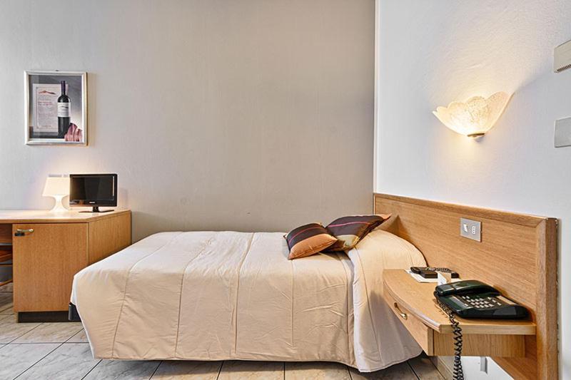 Hotel Celestino Piobesi Torinese Екстер'єр фото