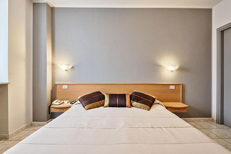 Hotel Celestino Piobesi Torinese Екстер'єр фото